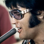 Flashback : Ouverture du film du concert “Elvis : That’s The Way It Is”.
