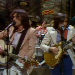 Pourquoi Dave Davies pense que la chanson ” Lola ” des Kinks est ” très actuelle “.