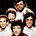 Le coffret 45 disques de Frankie Valli & The Four Seasons sortira le 2 juin