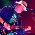 Neil Young prévoit des dates pour l’été