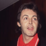 Il y a 45 ans : Le titre “With A Little Luck” de Paul McCartney et des Wings est numéro un.