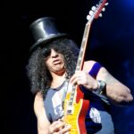 Slash et Demi Lovato collaborent sur le remake de “Sorry Not Sorry”.