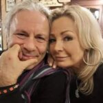 Bruce Dickinson se marie avec Leana Dolci : Ce que nous savons sur la femme du chanteur de Iron Maiden