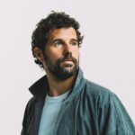 Nick Mulvey sortira un nouvel album en octobre.