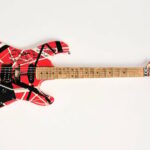 Guitare Kramer d’Eddie Van Halen estimée entre 2 et 3 millions d’euros aux enchères Sotheby’s