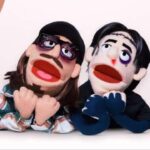 Ronnie Radke vend une marionnette à son effigie.
