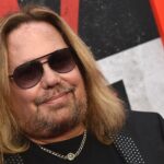 Vince Neil de Mötley Crüe revient sur scène après 10 mois d’absence.