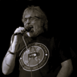 Le chanteur légendaire de IRON MAIDEN, Paul Mario Day, est décédé.