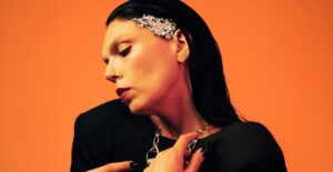 A.A. Williams : un nouveau label et un titre inédit