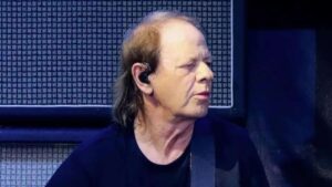 AC/DC : Stevie Young, guitariste du groupe, hospitalisé en plein milieu de leur tournée sud-américaine
