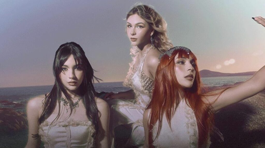 The Warning confirme sa progression avec « Everything’s Falling », un nouvel album aux sonorités rock musclées.