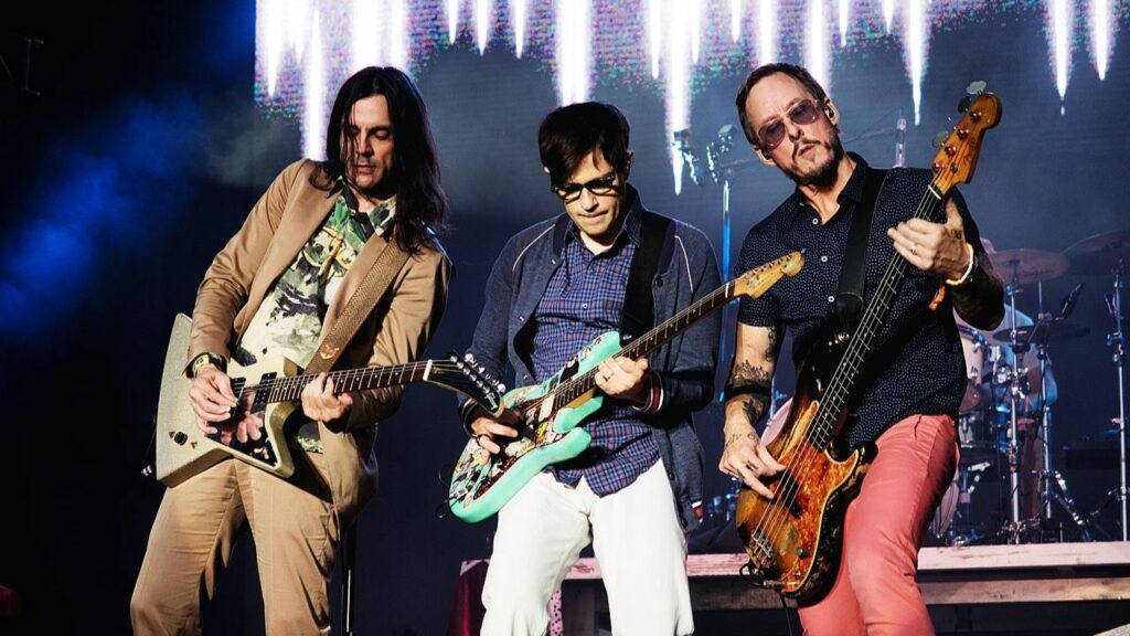 Weezer annonce son grand retour : nouvel album, tournée mondiale et clip inédit en approche !