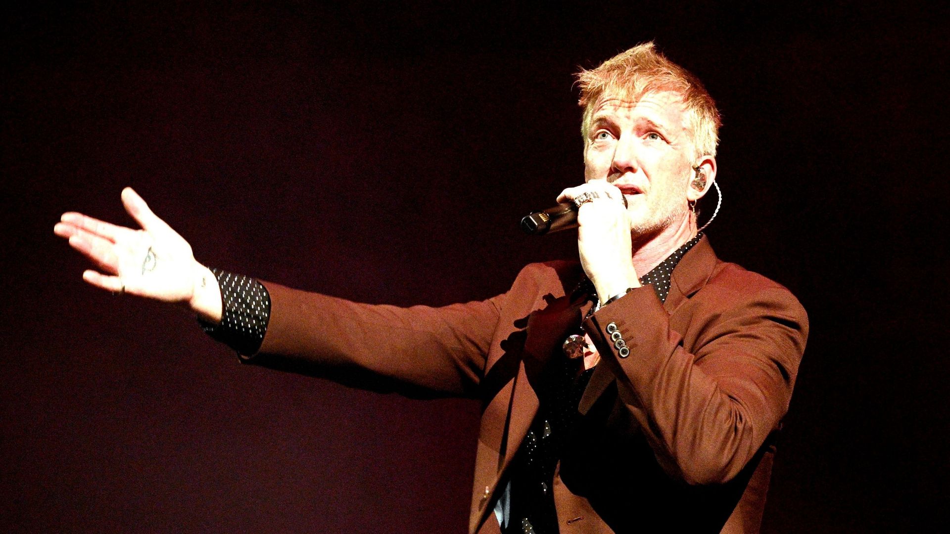 Josh Homme : Le manifeste rock d&rsquo;un insoumis face à l&rsquo;autorité