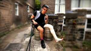 Yungblud : Une jambe cassée et une rage intacte pour le Pukkelpop