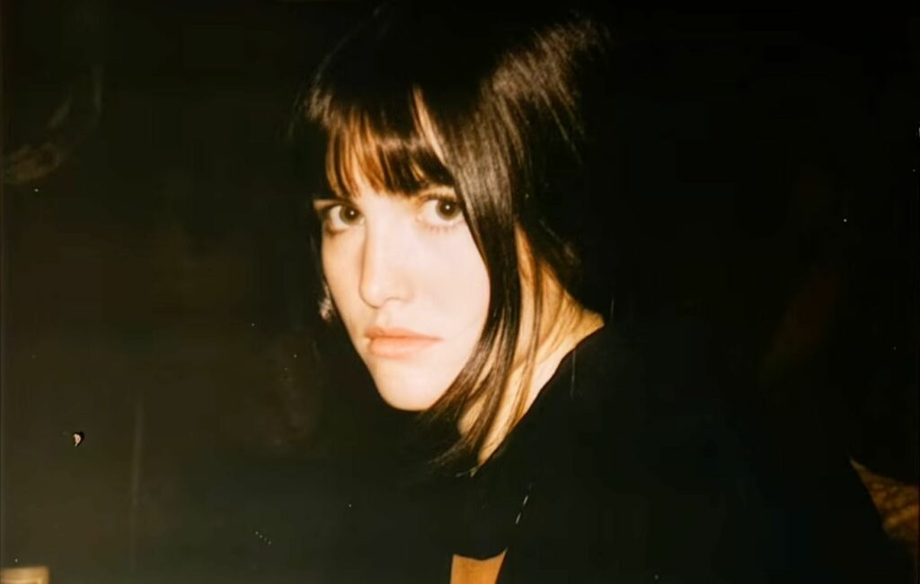 Olivia Vedder, fille d’Eddie Vedder, publie son premier single