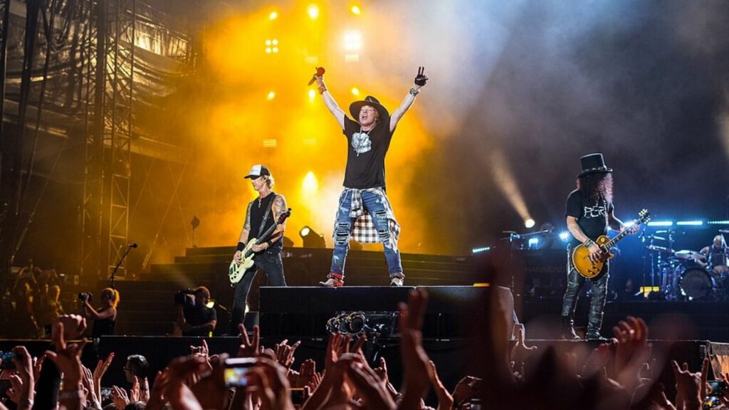 Slash envisage un retour en studio avec Guns N’ Roses pour 2027