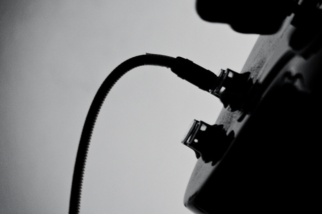 Pochette : guitare en contre-jour